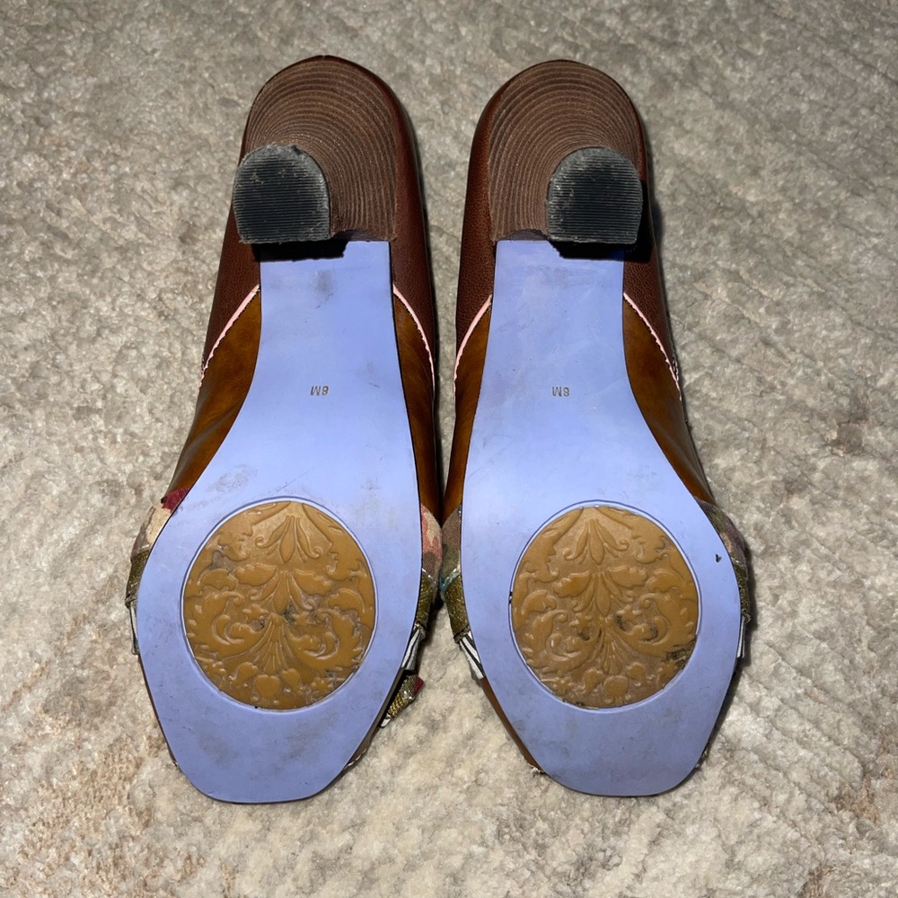 ๐๐๐๐๐ ๐๐๐ ๐๐๐๐ ๐ก๐๐ Retro-Inspired Heels - Picture 10 of 16